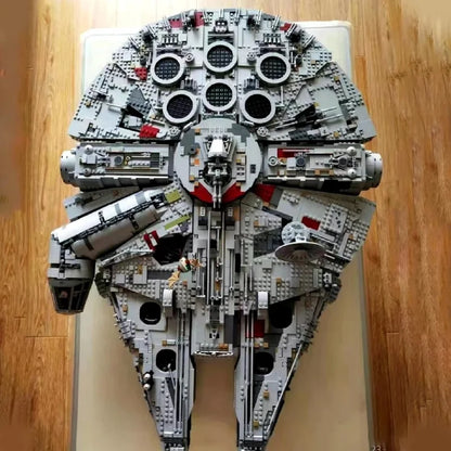 Millennium Falcon Model