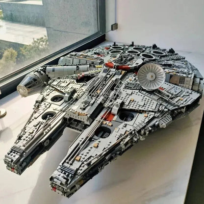 Millennium Falcon Model